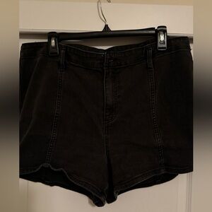 Wild Fable Woman's Shorts size 17
